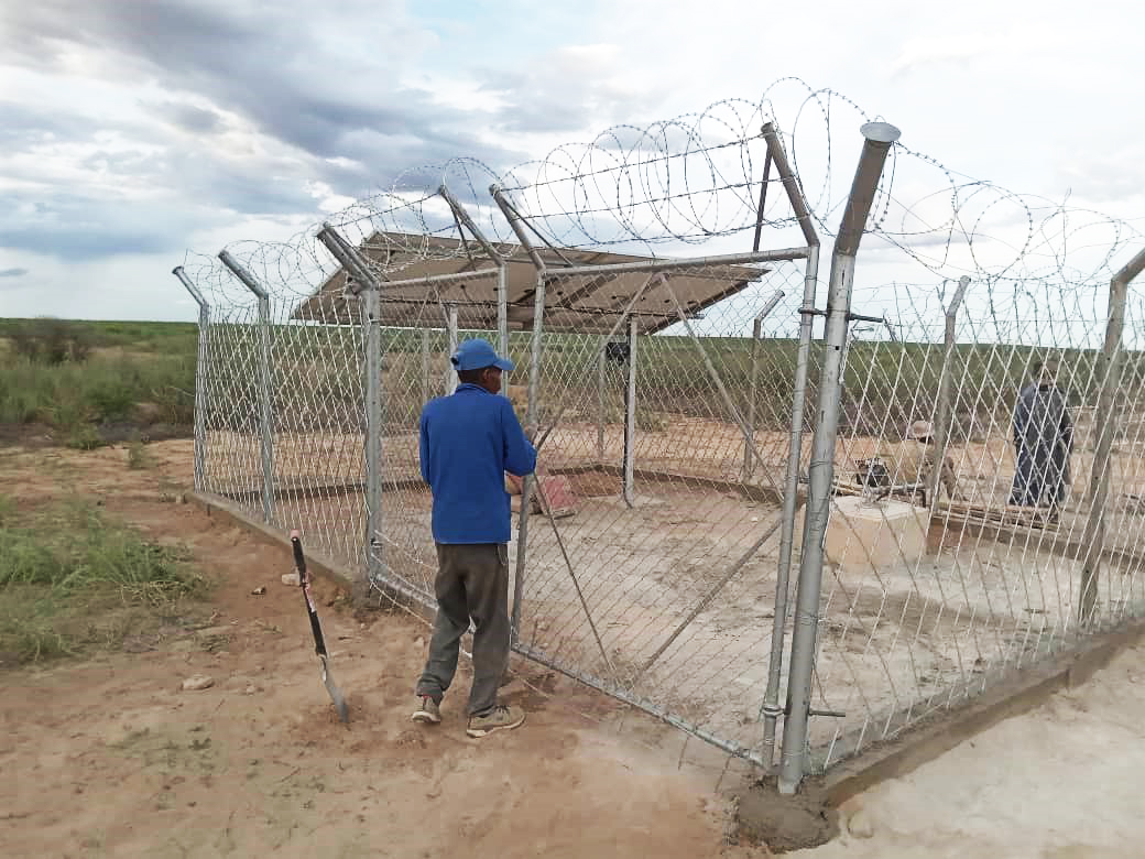 Donkerbus solar panels